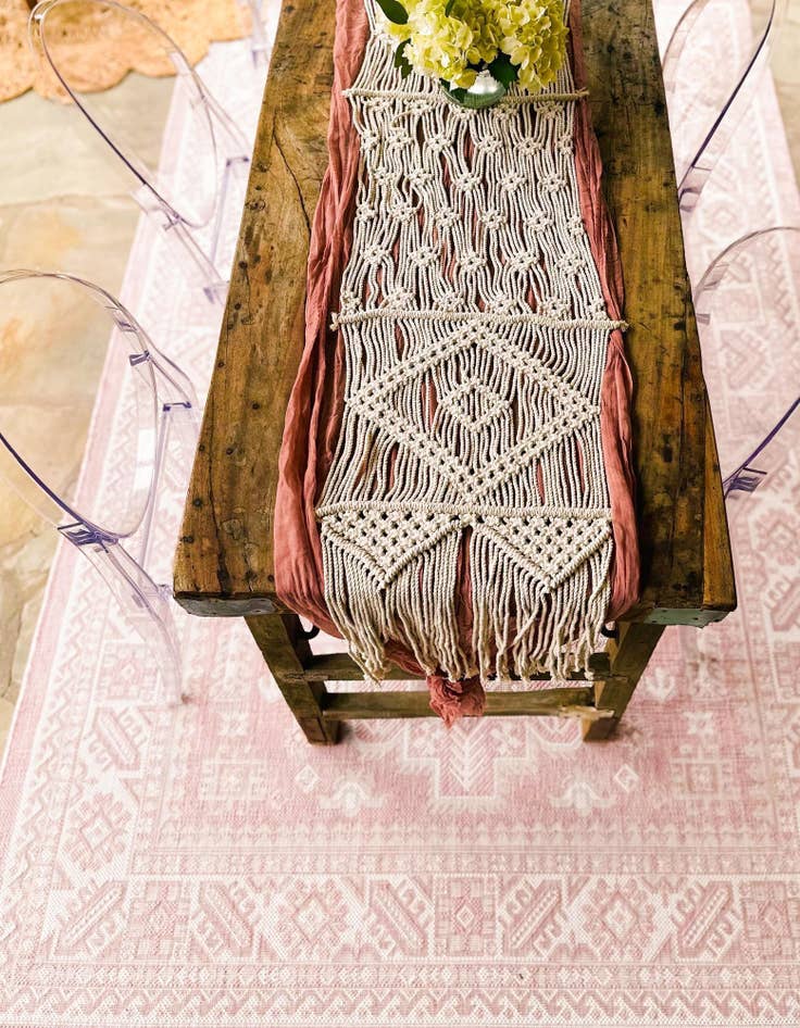 Detail image of 7' x 10'  Washable Aztec Indoor / Outdoor Rug