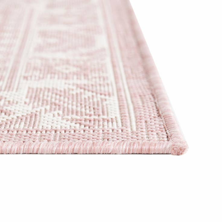 Detail image of 5' 3 x 8' Easy-Clean Aztec Indoor / Outdoor Rug