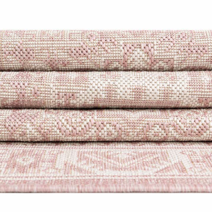 5' 3 x 8' Easy-Clean Aztec Indoor / Outdoor Rug