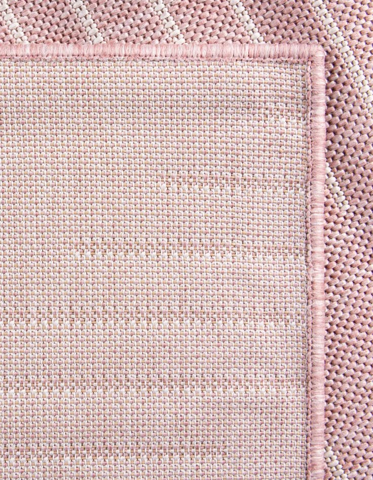 Detail image of 4' x 6' Easy-Clean Modern Indoor / Outdoor Rug
