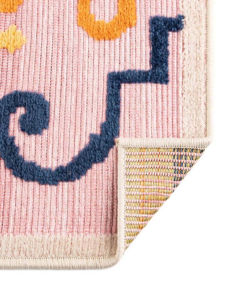 Detail image of 5' x 7' 7  Washable  Indoor / Outdoor Rug