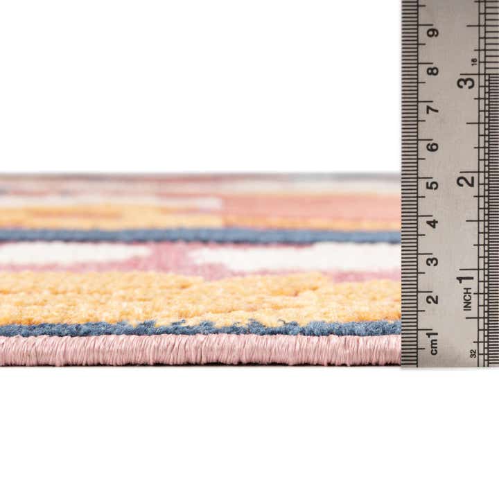 5' x 7' 7 Easy-Clean Indoor / Outdoor Rug