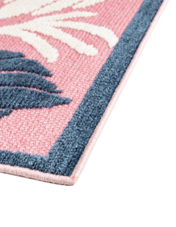 Detail image of 5' x 7' 7  Washable  Indoor / Outdoor Rug