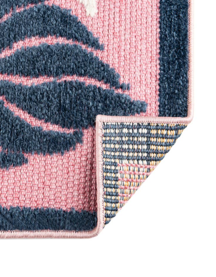 Detail image of 5' x 7' 7  Washable  Indoor / Outdoor Rug