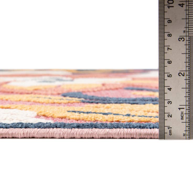 Detail image of 5' x 7' 7 Easy-Clean Indoor / Outdoor Rug