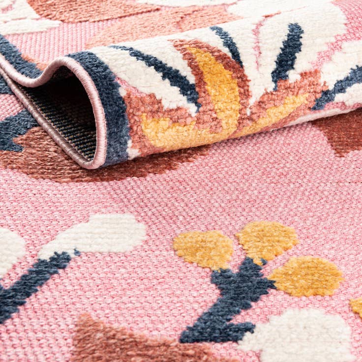 Detail image of 5' x 7' 7 Easy-Clean Indoor / Outdoor Rug