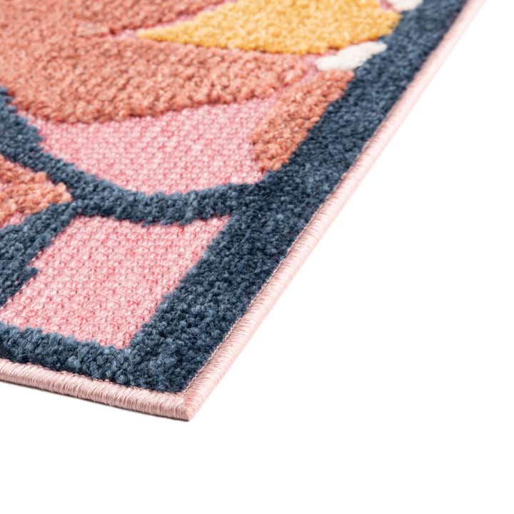 5' x 7' 7 Easy-Clean Indoor / Outdoor Rug