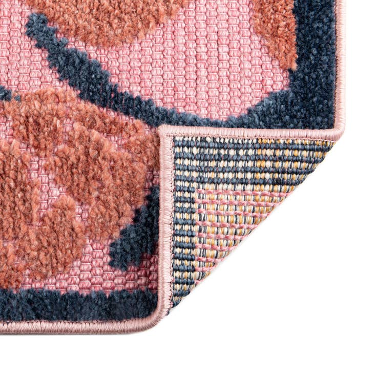 Detail image of 5' x 7' 7 Easy-Clean Indoor / Outdoor Rug