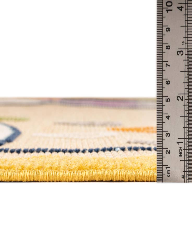 Detail image of 5' 3 x 7' 7 Easy-Clean Indoor / Outdoor Rug