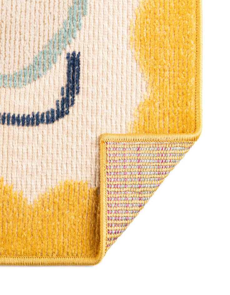 Detail image of 5' 3 x 7' 7 Easy-Clean Indoor / Outdoor Rug