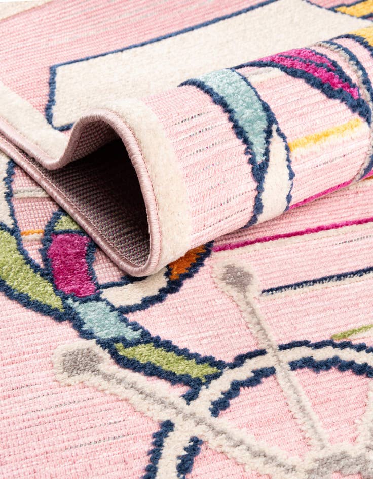 Detail image of 5' 3 x 7' 7  Washable  Indoor / Outdoor Rug