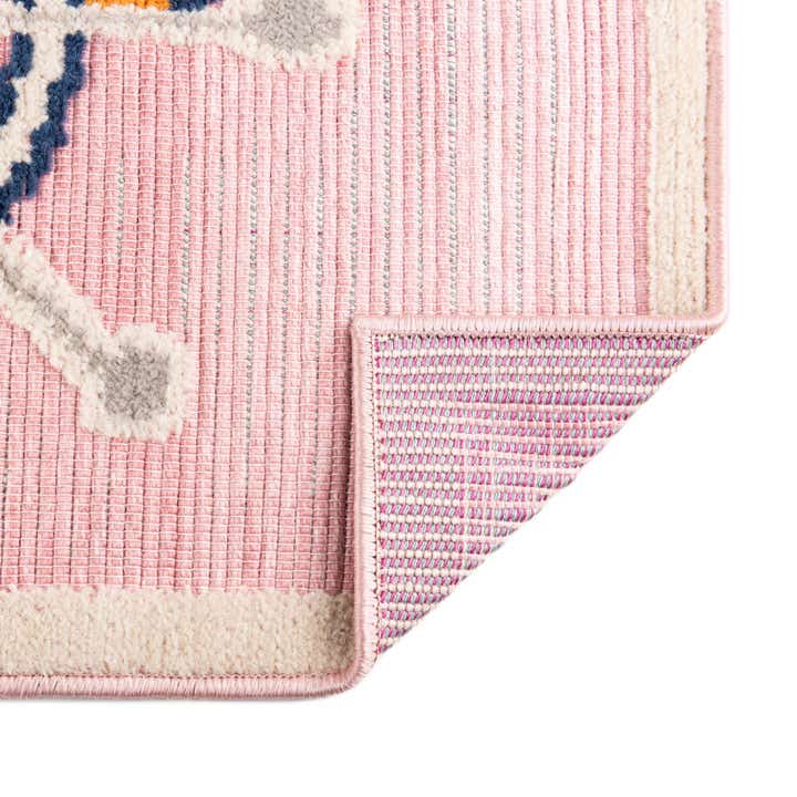5' 3 x 7' 7 Easy-Clean Indoor / Outdoor Rug