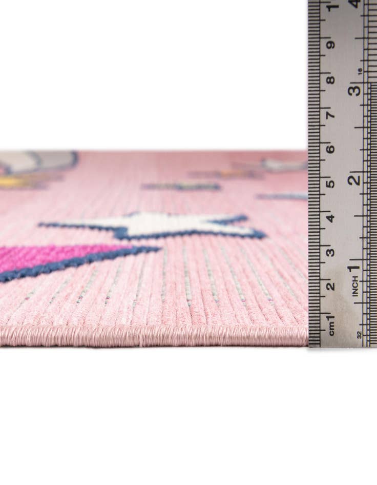 Detail image of 5' 3 x 7' 7  Washable  Indoor / Outdoor Rug