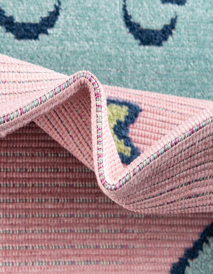 Detail image of 5' 3 x 7' 7  Washable  Indoor / Outdoor Rug