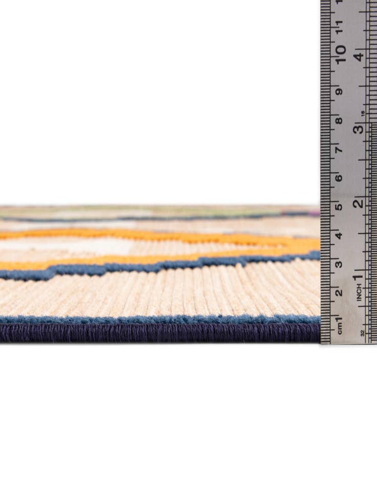 Detail image of 5' x 7' 7 Easy-Clean Indoor / Outdoor Rug