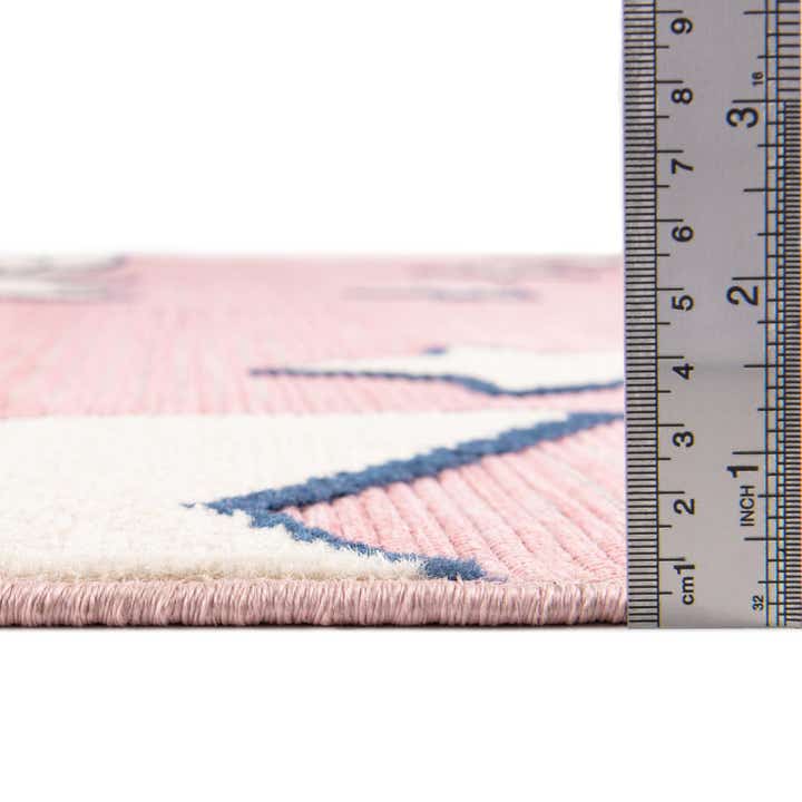 5' 3 x 7' 7 Easy-Clean Indoor / Outdoor Rug