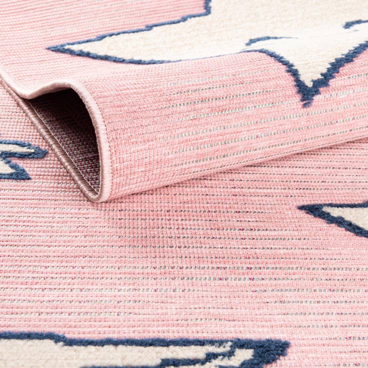 Detail image of 5' 3 x 7' 7 Easy-Clean Indoor / Outdoor Rug