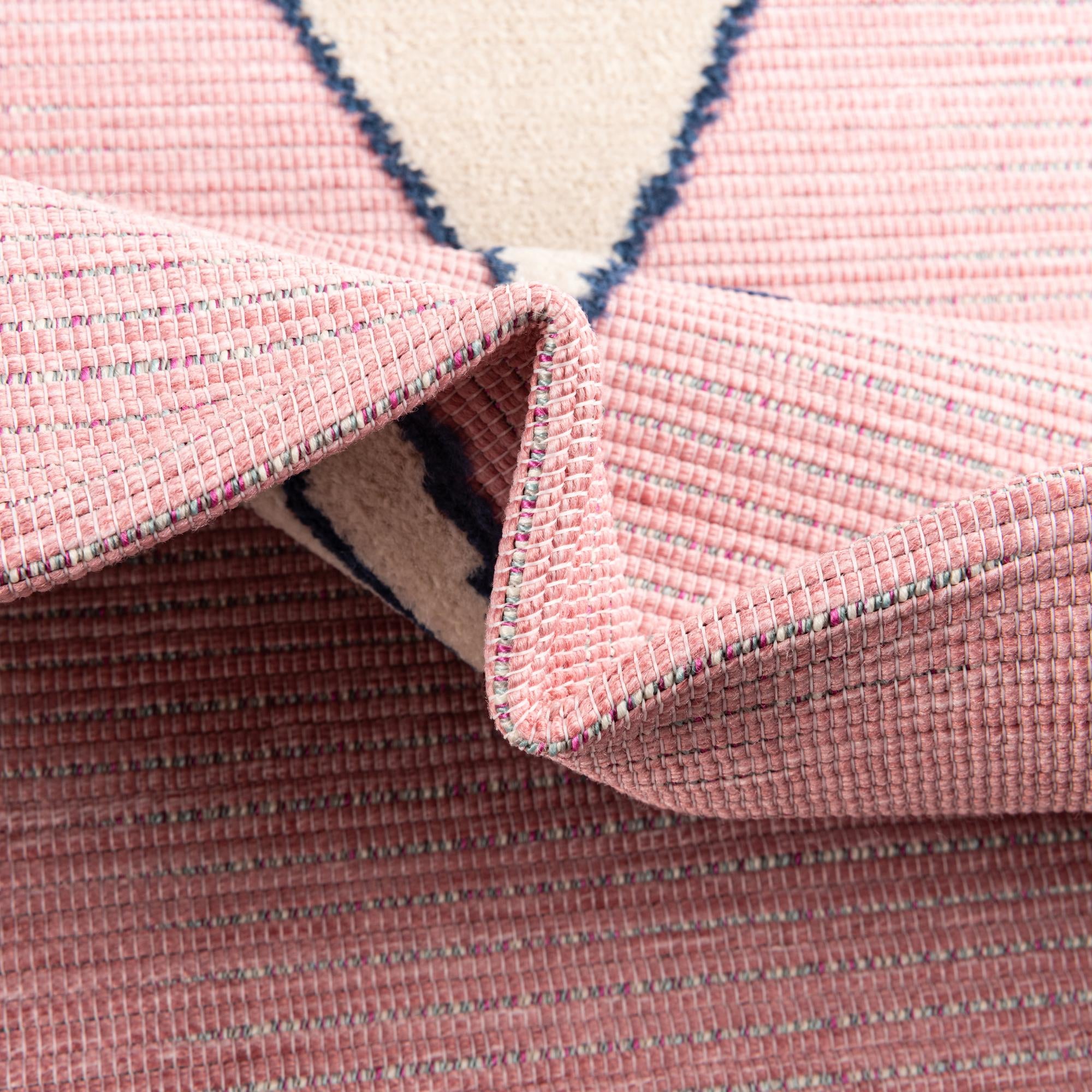 5' 3 x 7' 7 Easy-Clean Indoor / Outdoor Rug