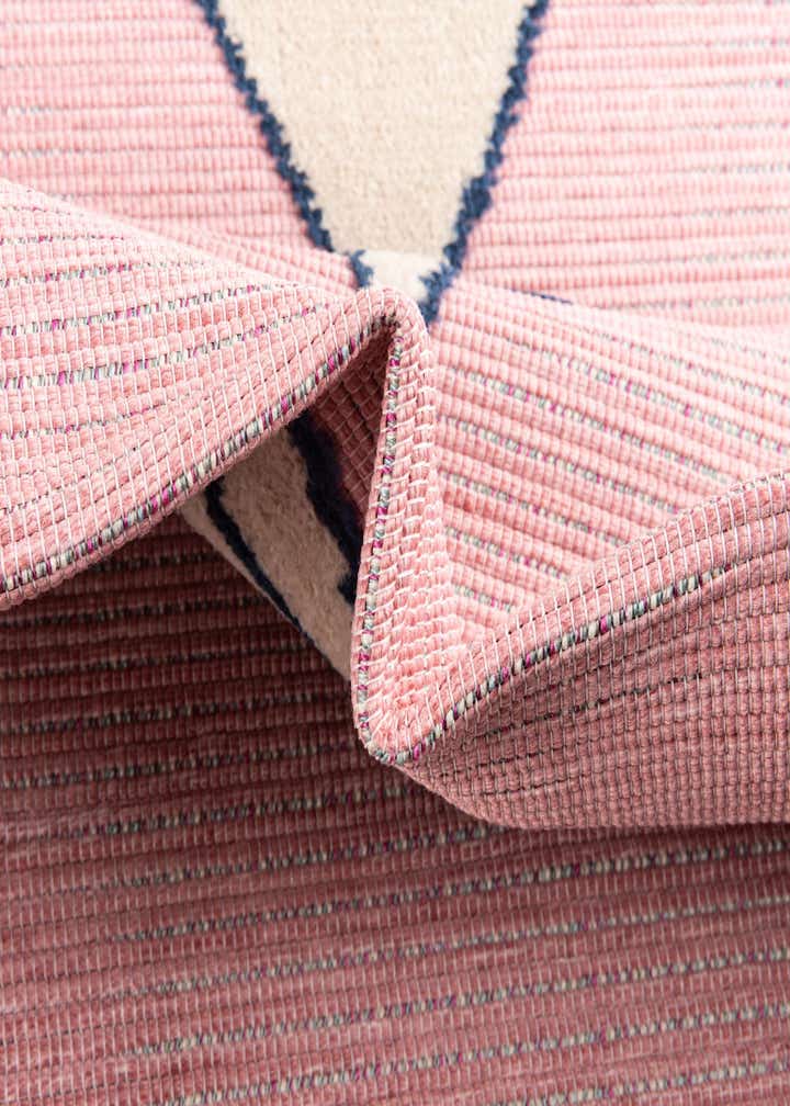 5' 3 x 7' 7 Easy-Clean Indoor / Outdoor Rug