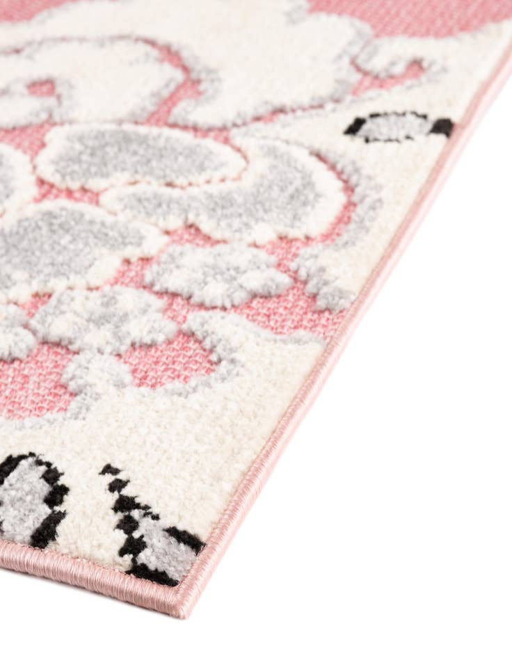 Detail image of 5' 3 x 7' 7  Washable  Indoor / Outdoor Rug