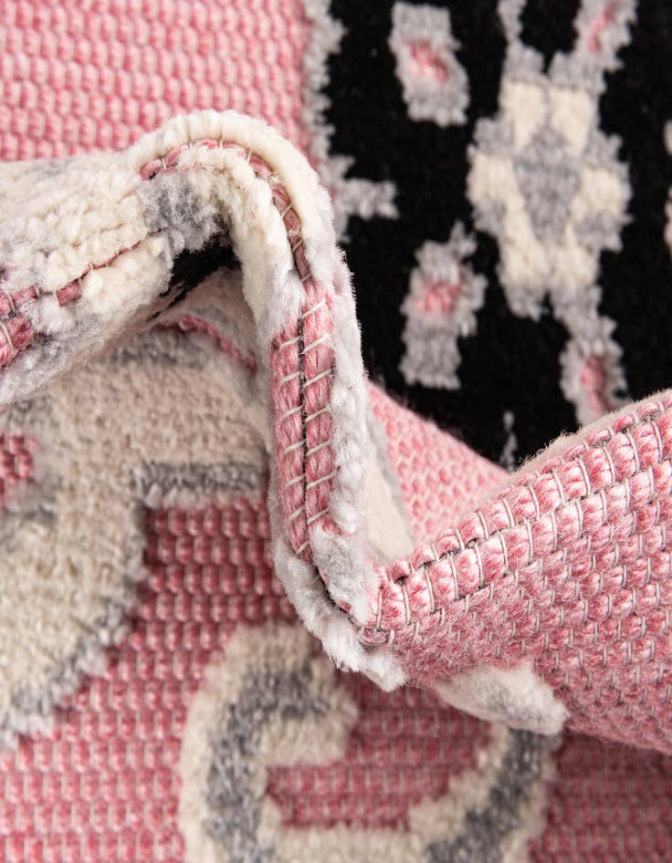 Detail image of 5' 3 x 7' 7  Washable  Indoor / Outdoor Rug