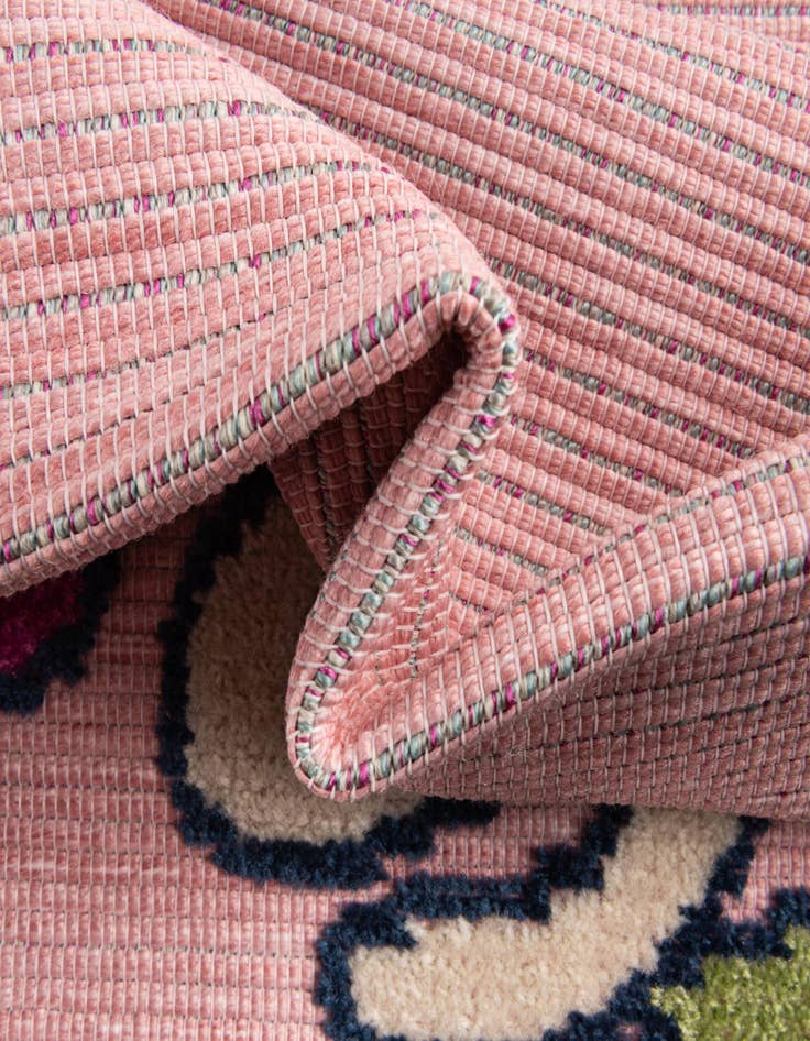 Detail image of 5' 3 x 7' 7  Washable  Indoor / Outdoor Rug