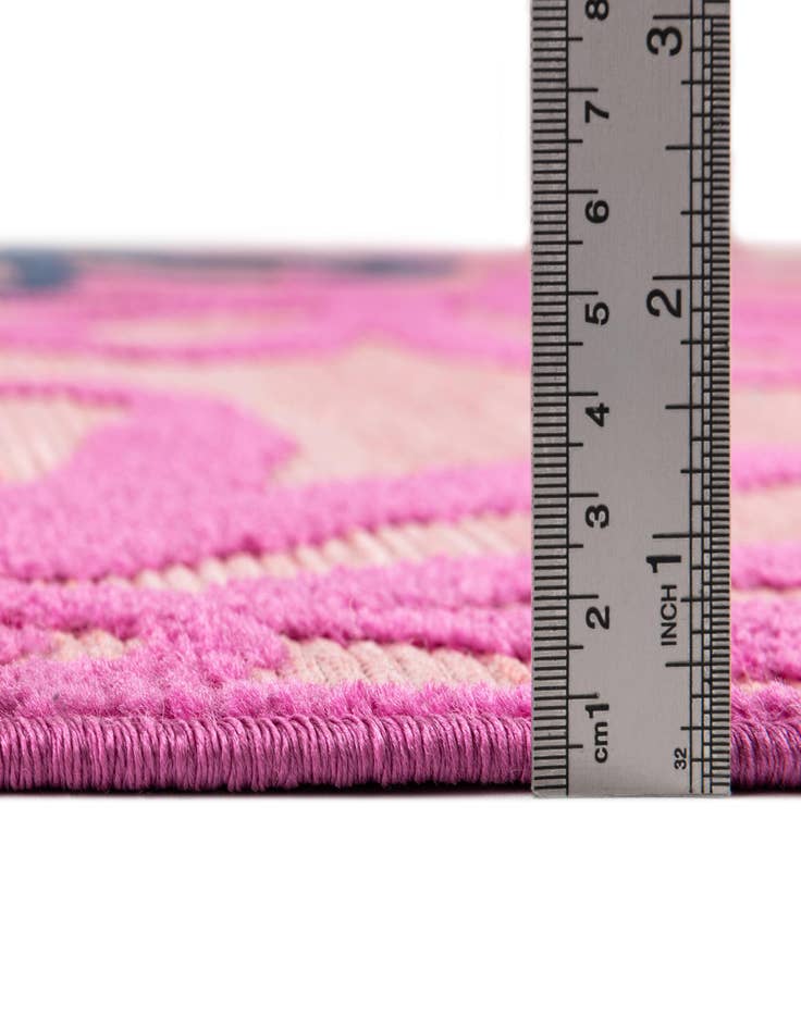 Detail image of 5' x 7' 7  Washable  Indoor / Outdoor Rug