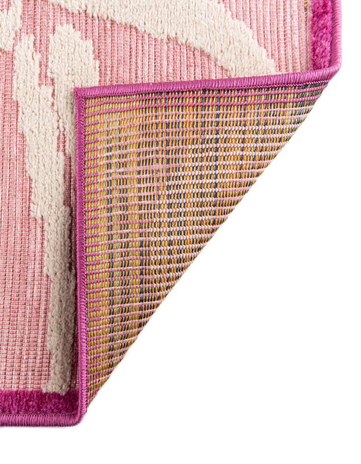 Detail image of 5' x 7' 7  Washable  Indoor / Outdoor Rug