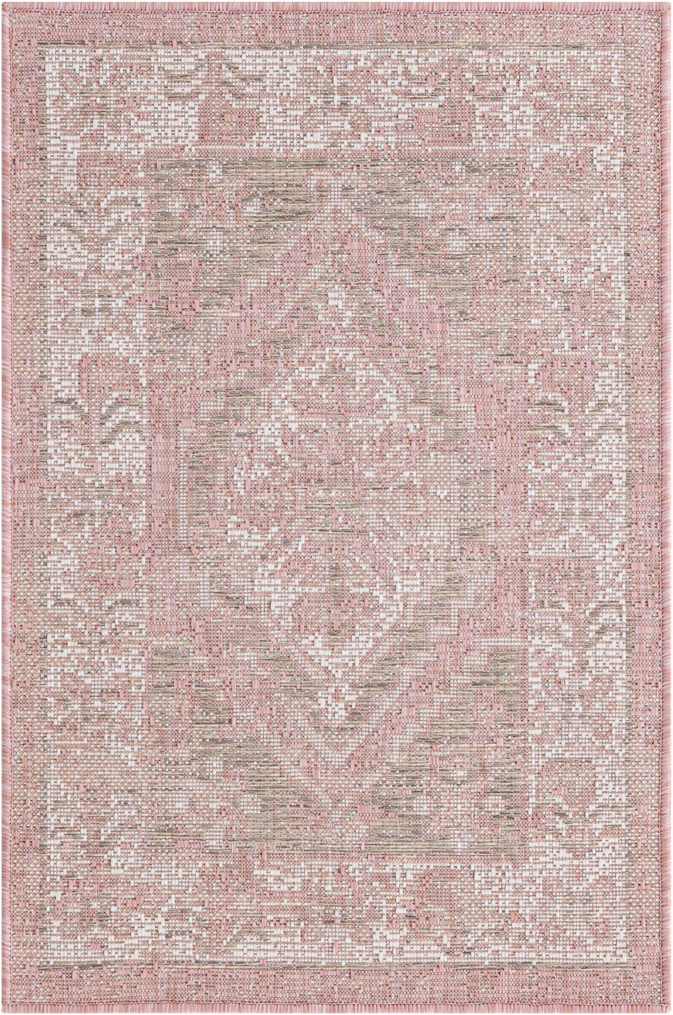 2' x 3' Easy-Clean Traditional Indoor / Outdoor Rug