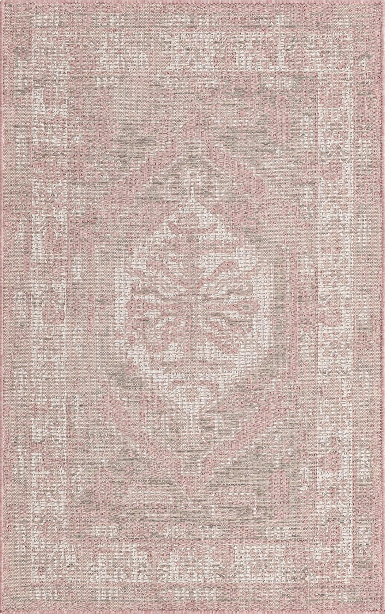 3' x 5' 3  Washable Traditional Indoor / Outdoor Rug