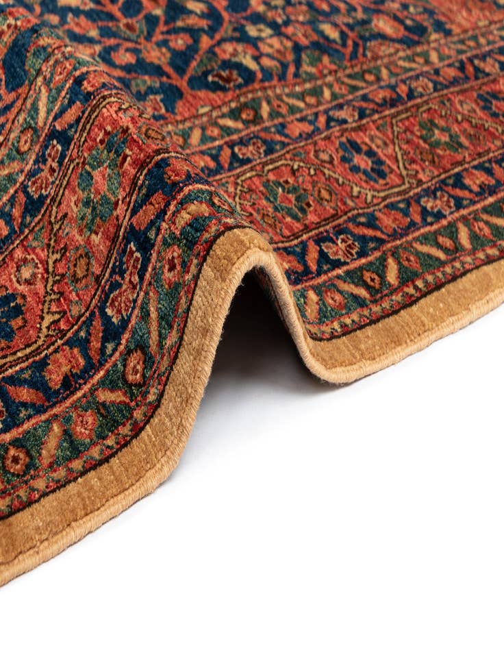 Detail image of 5' 9 x 7' 8 Sara Rug