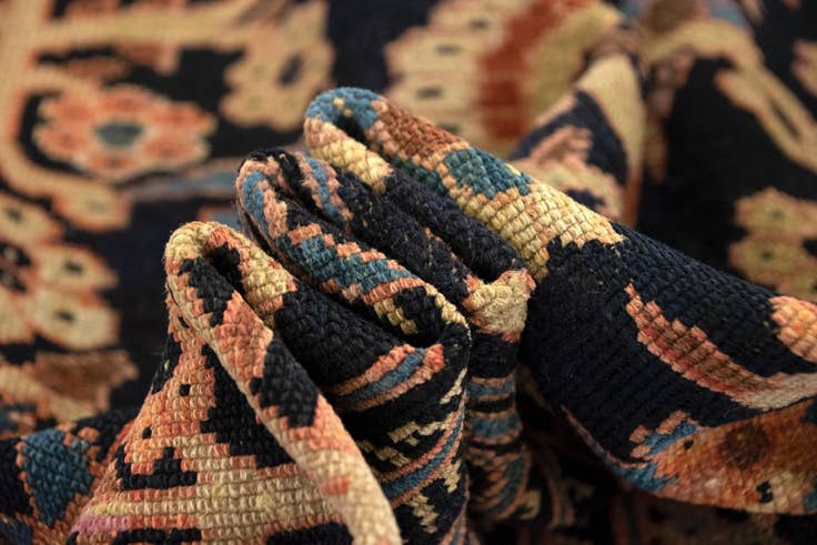 Detail image of 4' x 6' 8 Hand Knotted Sarough Persian Wool Rug