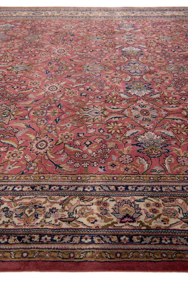 Detail image of 8' 2 x 11' 5 Hand Knotted Sarough Wool Rug