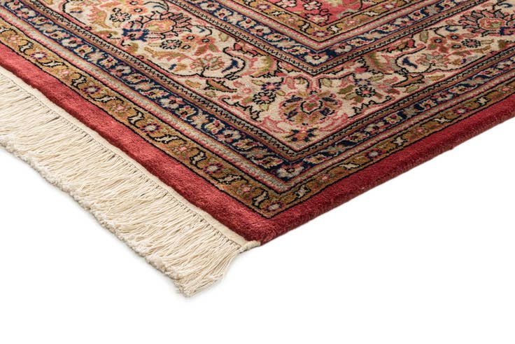 Detail image of 7' 6 x 10' 7 Hand Knotted Sarough Wool Rug
