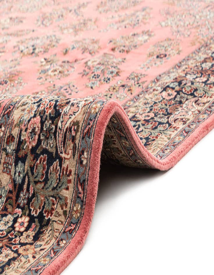 Detail image of 6' 5 x 10' Sarouk Rug