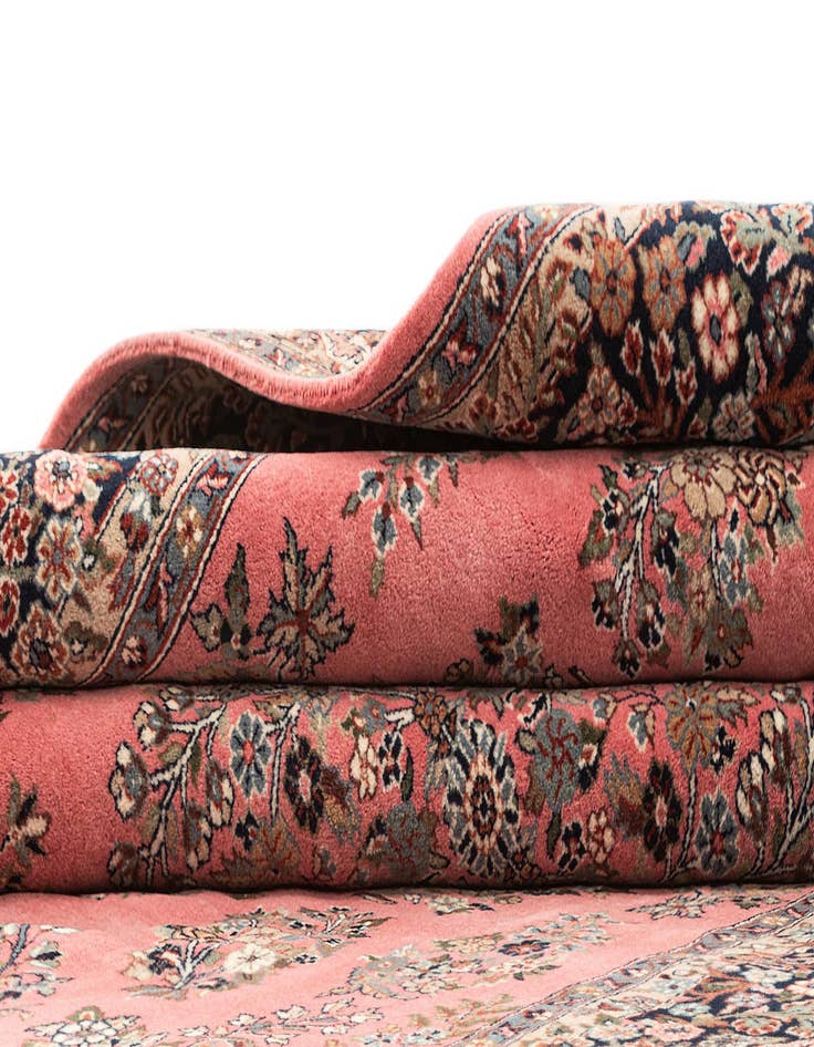 Detail image of 6' 5 x 10' Sarouk Rug