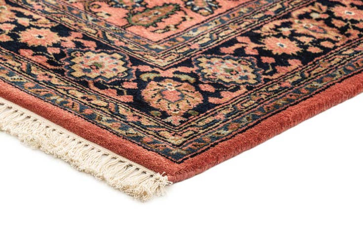 Detail image of 4' 6 x 6' 10 Sarouk Rug