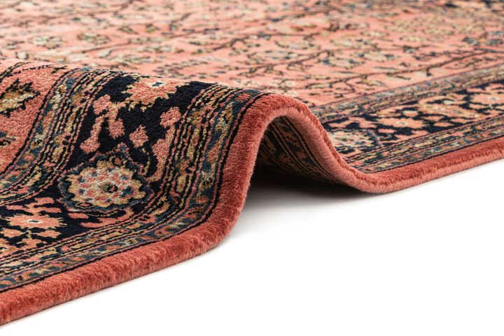 4' 6 x 6' 10 Sarouk Rug