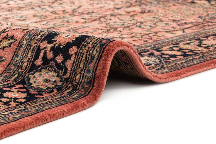 Detail image of 4' 6 x 6' 10 Sarouk Rug