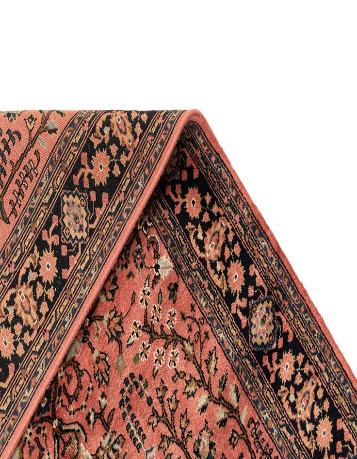 Detail image of 4' 6 x 6' 10 Sarouk Rug