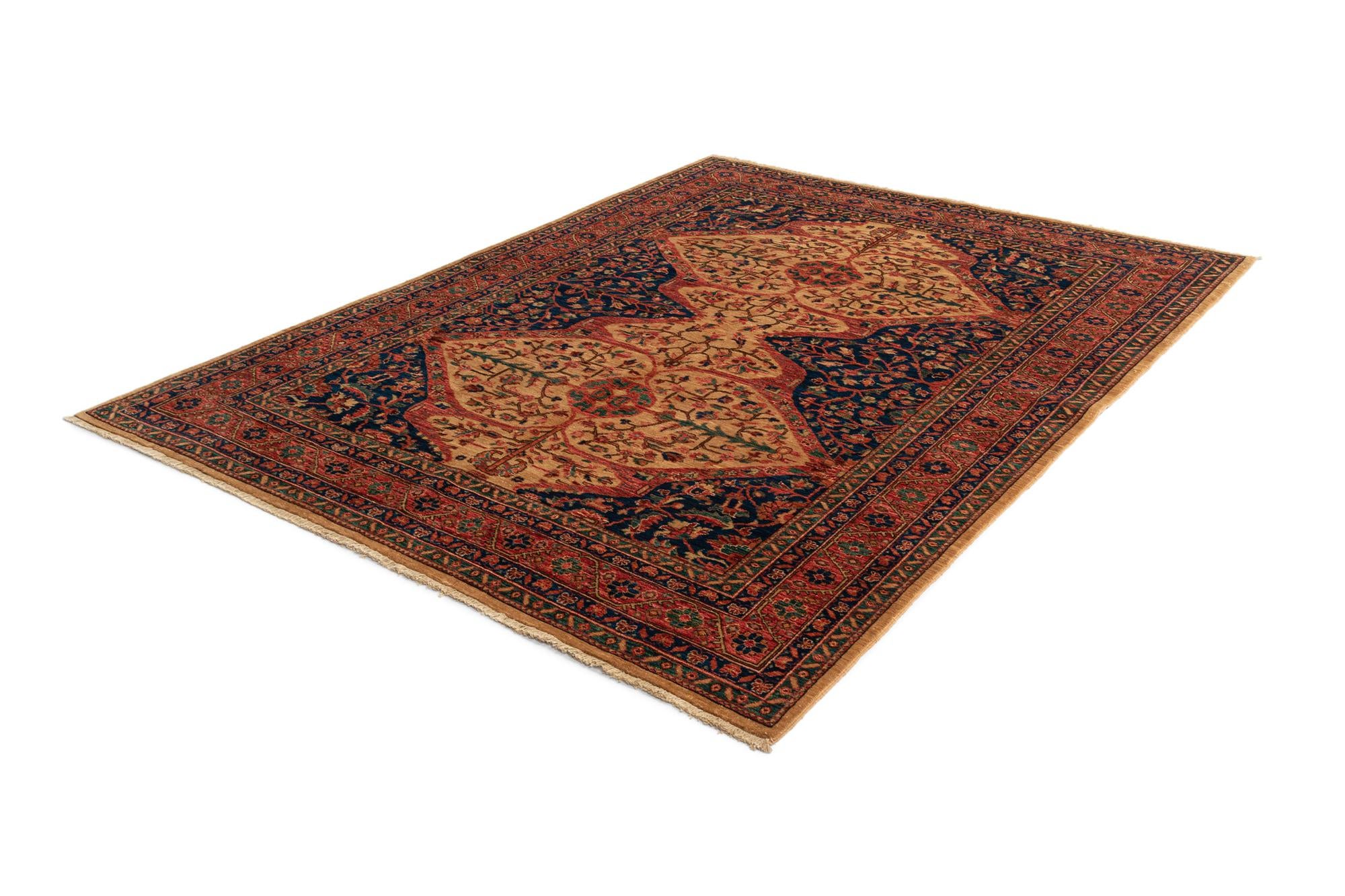 5' 9 x 7' 8 Serapi Rug