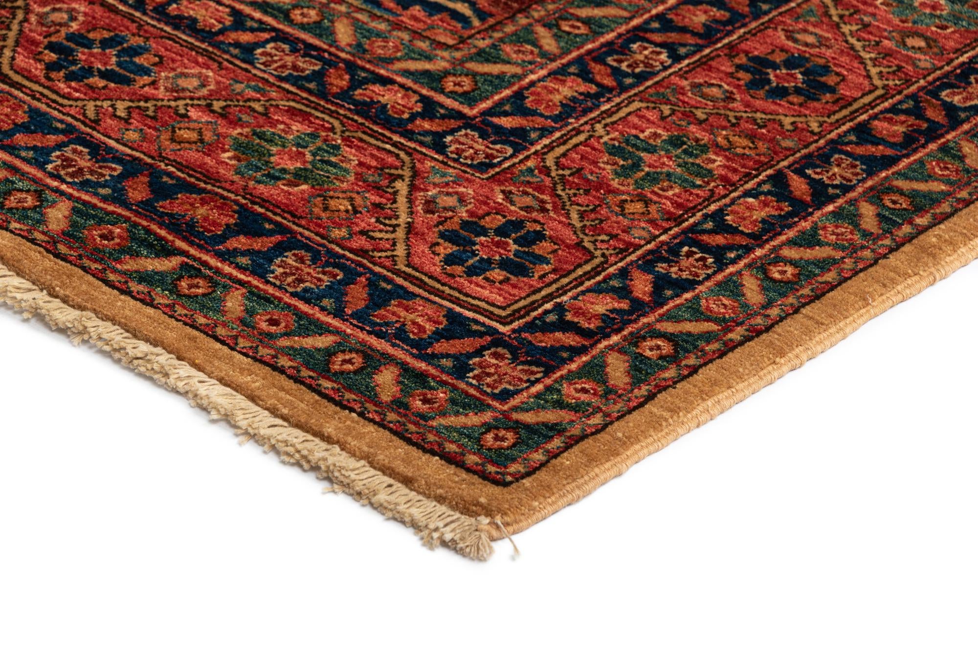 5' 9 x 7' 8 Serapi Rug