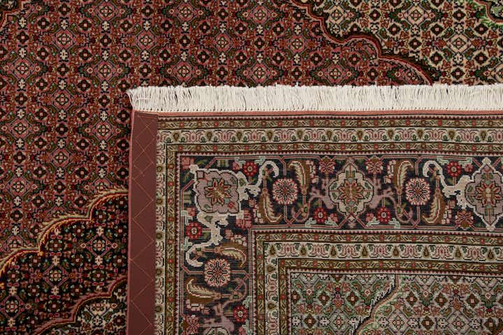 5' 1 x 6' 10 Tabriz Rug