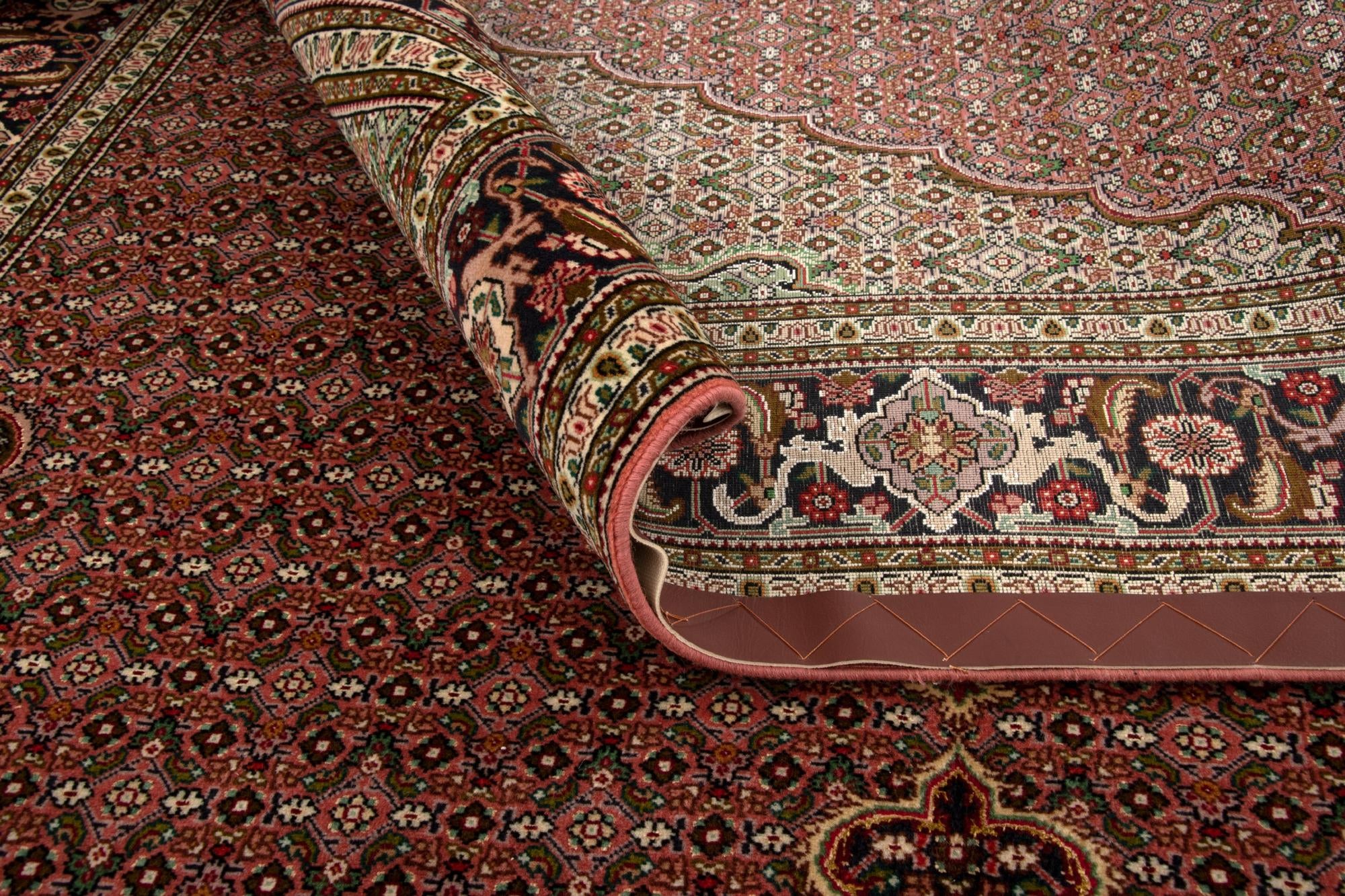 5' 1 x 6' 10 Tabriz Rug
