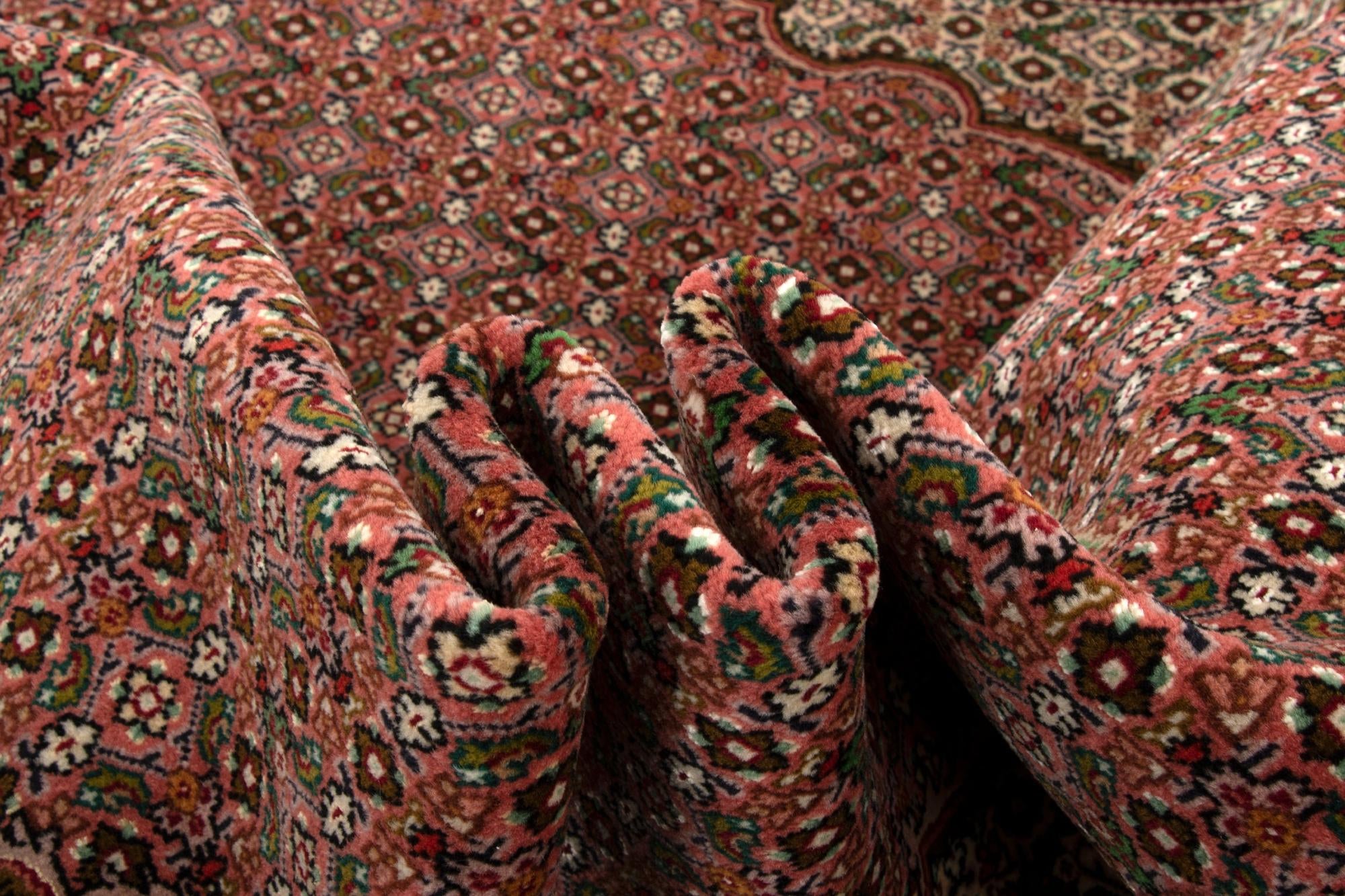 5' 1 x 6' 10 Tabriz Rug
