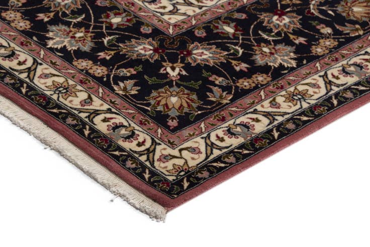 Detail image of 9' 10 x 13' 3 Tabriz Rug