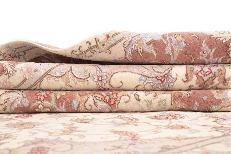 Detail image of 4' 11 x 6' 10 Tabriz Rug