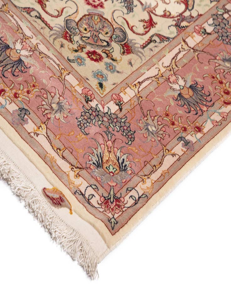 Detail image of 5' x 7' 2 Tabriz Rug