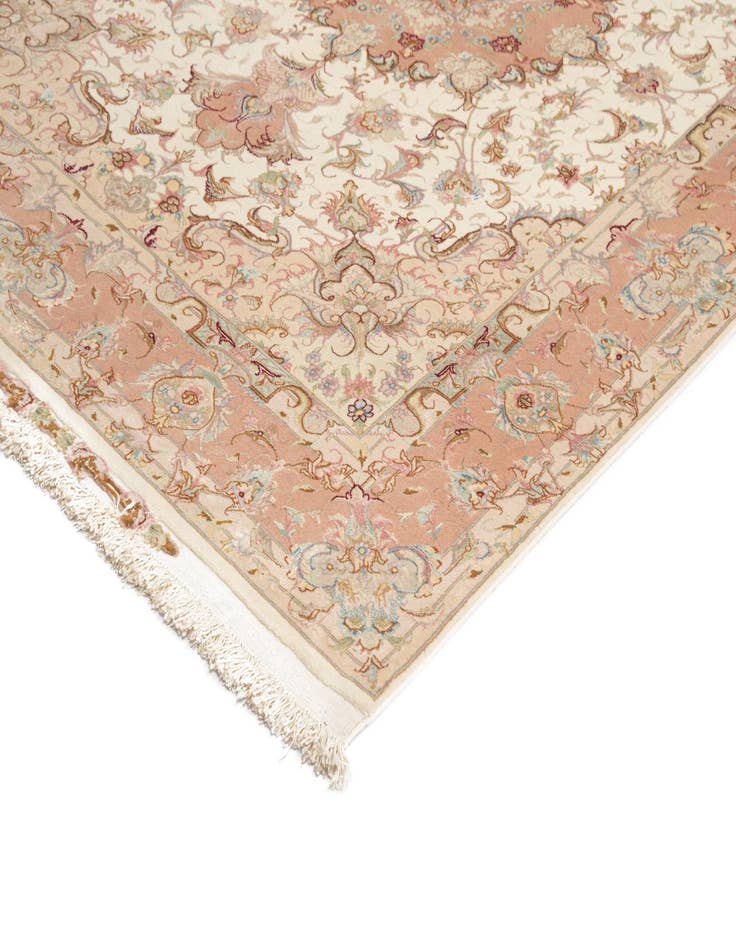 Detail image of 5' x 7' Tabriz Rug