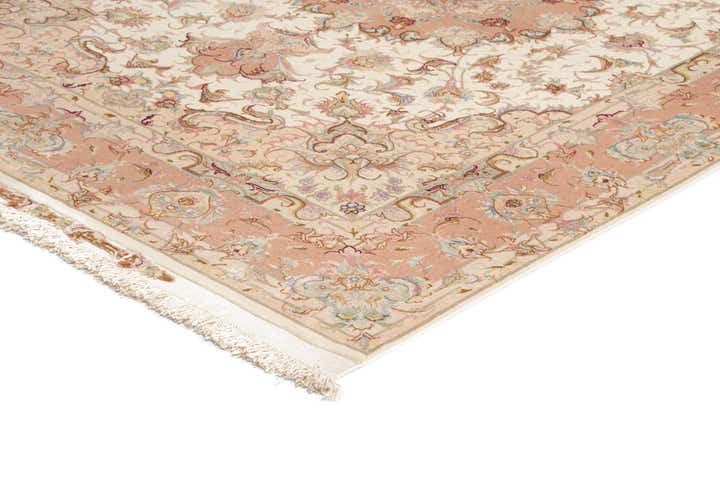 5' x 7' Tabriz Rug